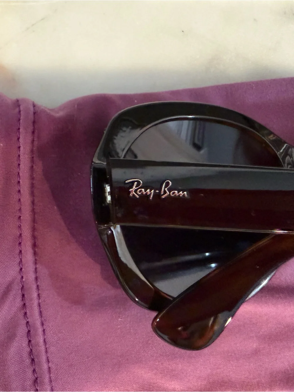 NEW Ray-Ban Tortoise Shell Sunglasses with Purple Pouch